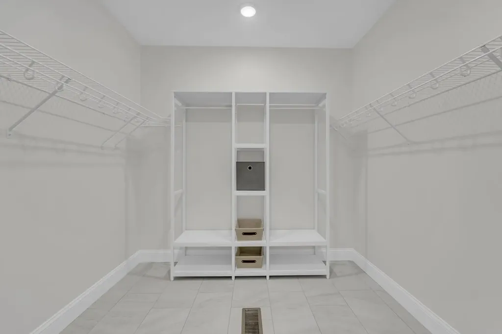 5534 S York Highway Grimsley TN 38565