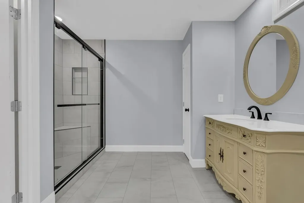 5534 S York Highway Grimsley TN 38565