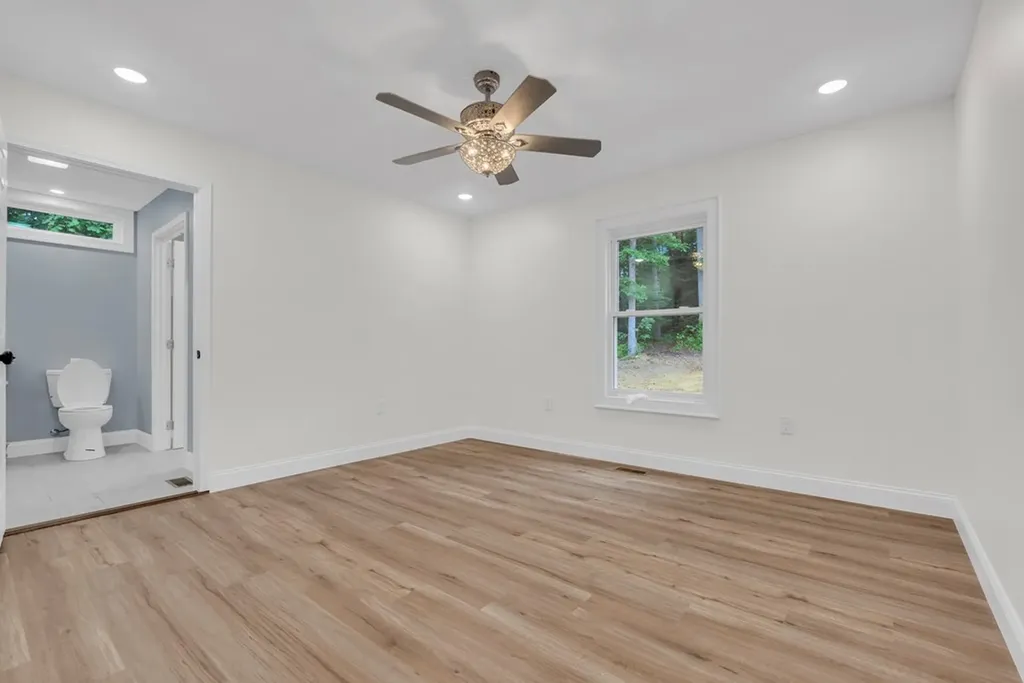 5534 S York Highway Grimsley TN 38565