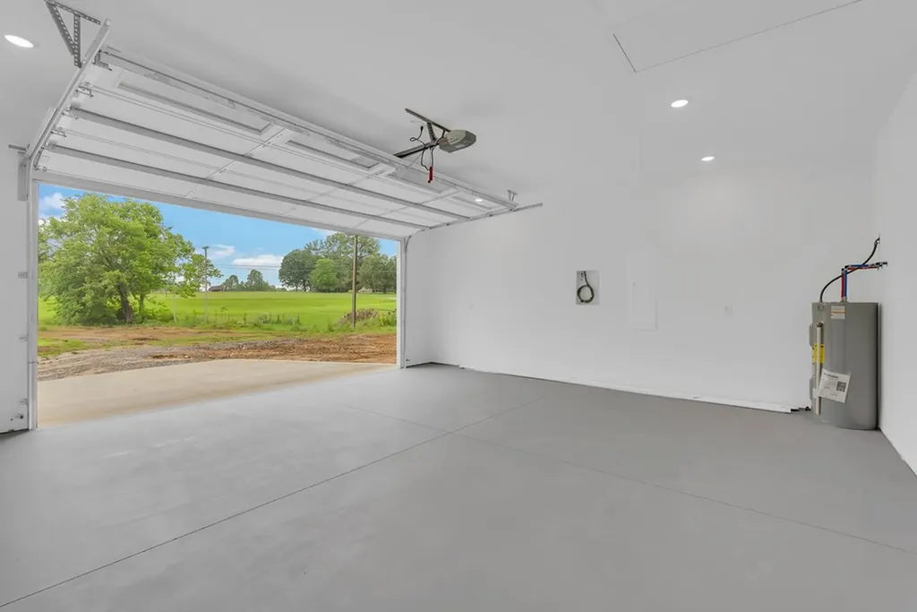 5534 S York Highway Grimsley TN 38565