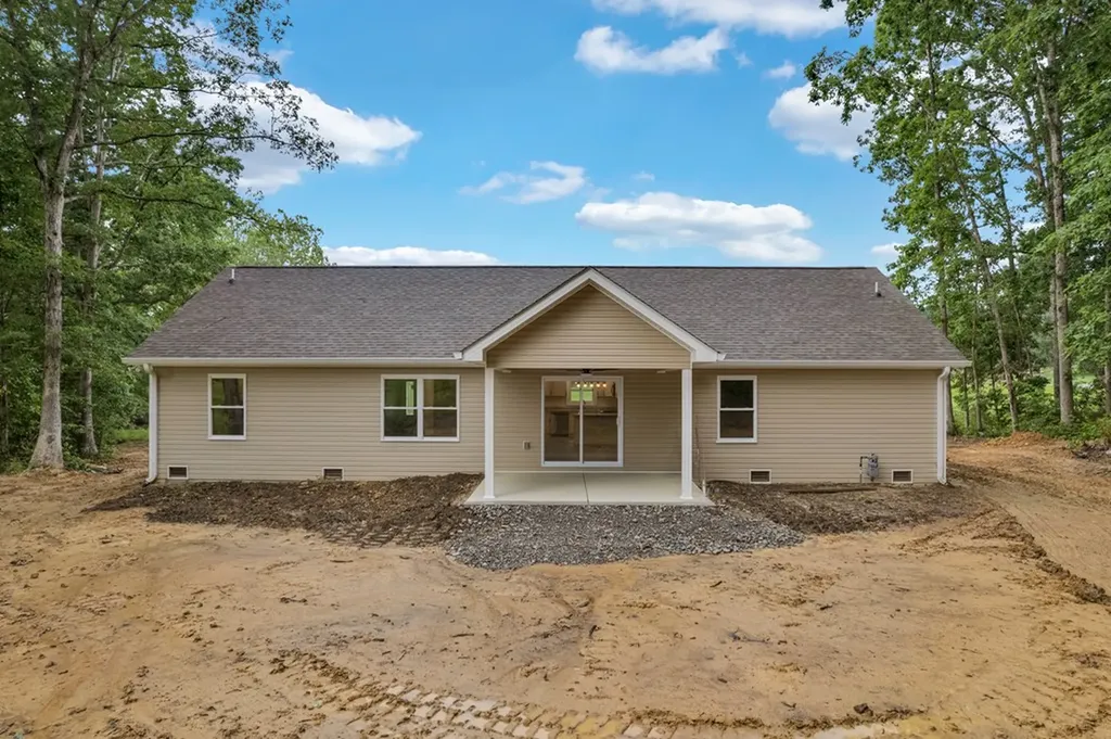 5534 S York Highway Grimsley TN 38565