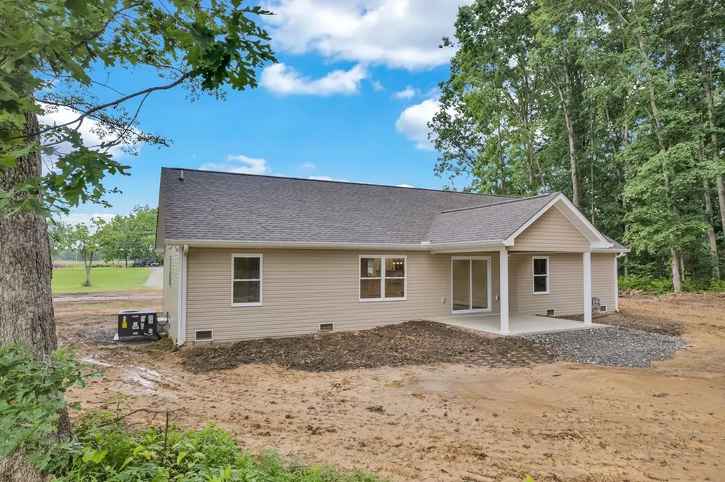 5534 S York Highway Grimsley TN 38565