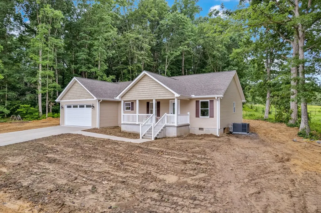 5534 S York Highway Grimsley TN 38565