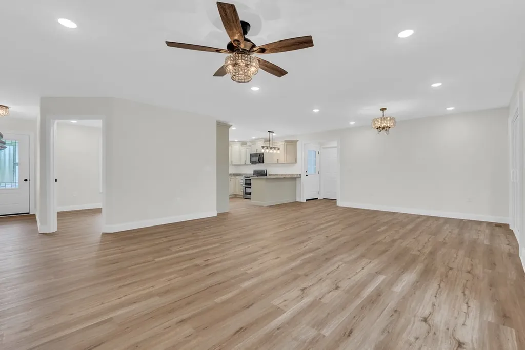 5534 S York Highway Grimsley TN 38565