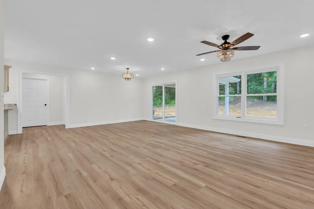 5534 S York Highway Grimsley TN 38565