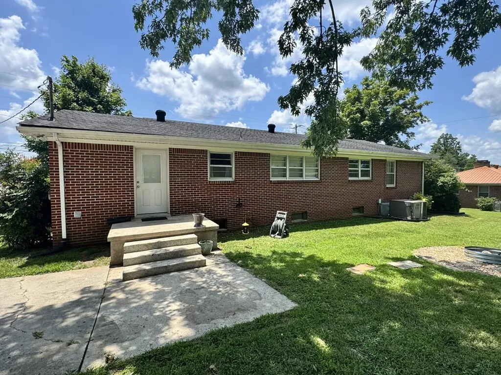 625 College Avenue E Carthage TN 37030