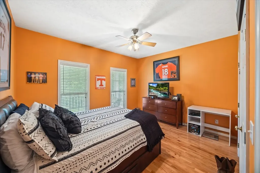 5546 Old Kentucky Road Byrdstown TN 38549