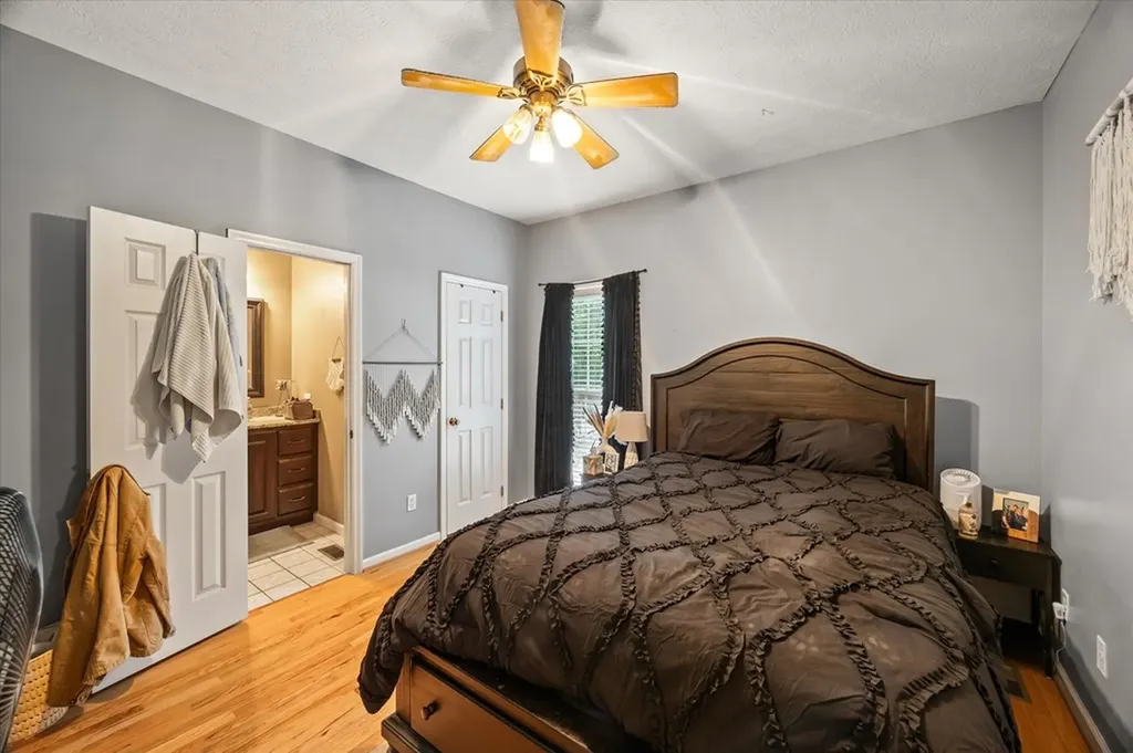 5546 Old Kentucky Road Byrdstown TN 38549