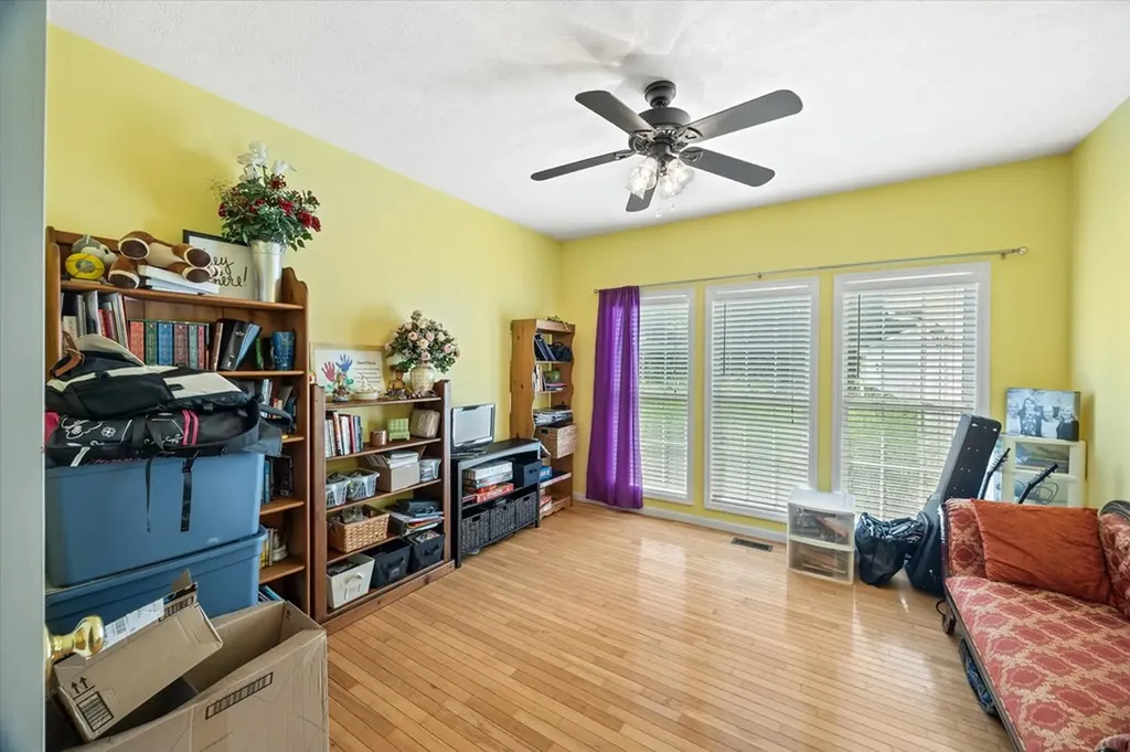 5546 Old Kentucky Road Byrdstown TN 38549