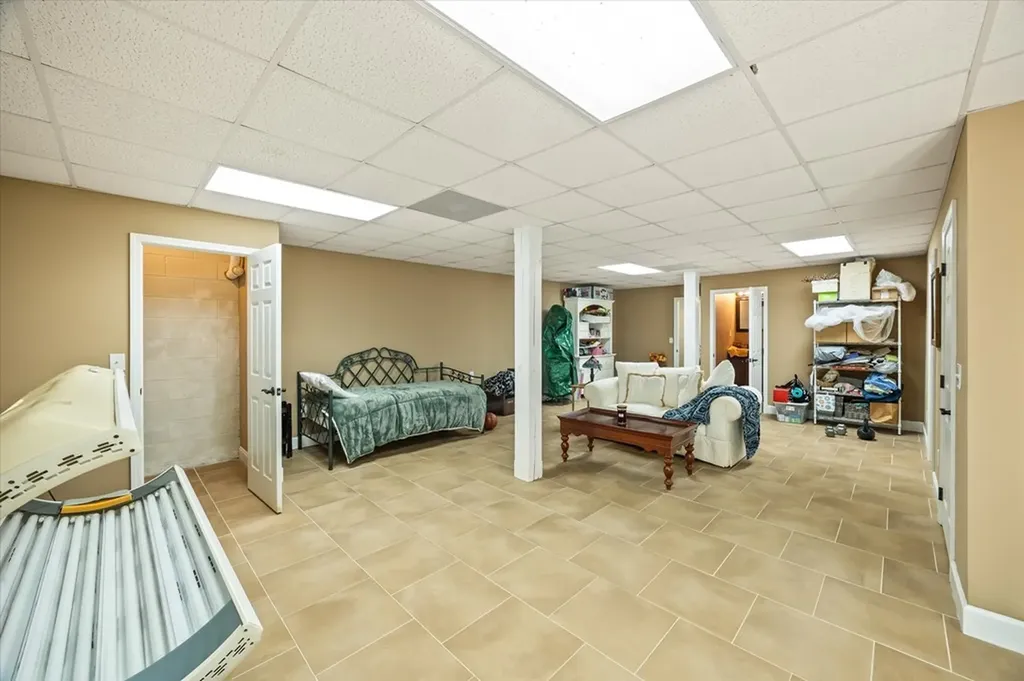 5546 Old Kentucky Road Byrdstown TN 38549
