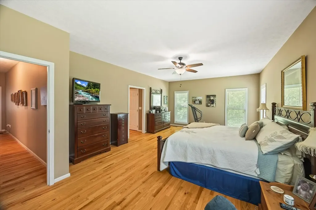 5546 Old Kentucky Road Byrdstown TN 38549