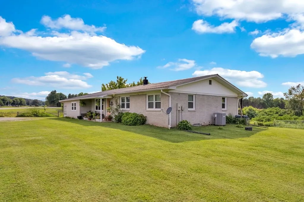 3231 Byrdstown Highway Monroe TN 38573