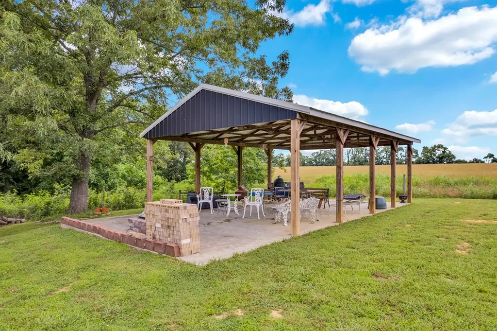 3231 Byrdstown Highway Monroe TN 38573