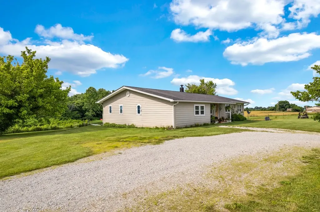 3231 Byrdstown Highway Monroe TN 38573