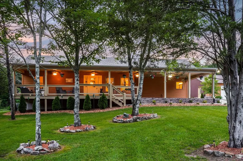 3121 Coon Hunter Lodge Road Jamestown TN 38556