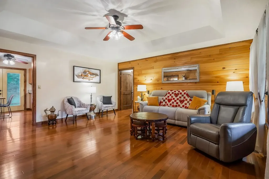 3121 Coon Hunter Lodge Road Jamestown TN 38556