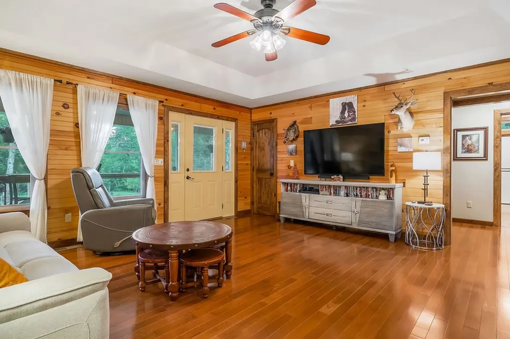 3121 Coon Hunter Lodge Road Jamestown TN 38556