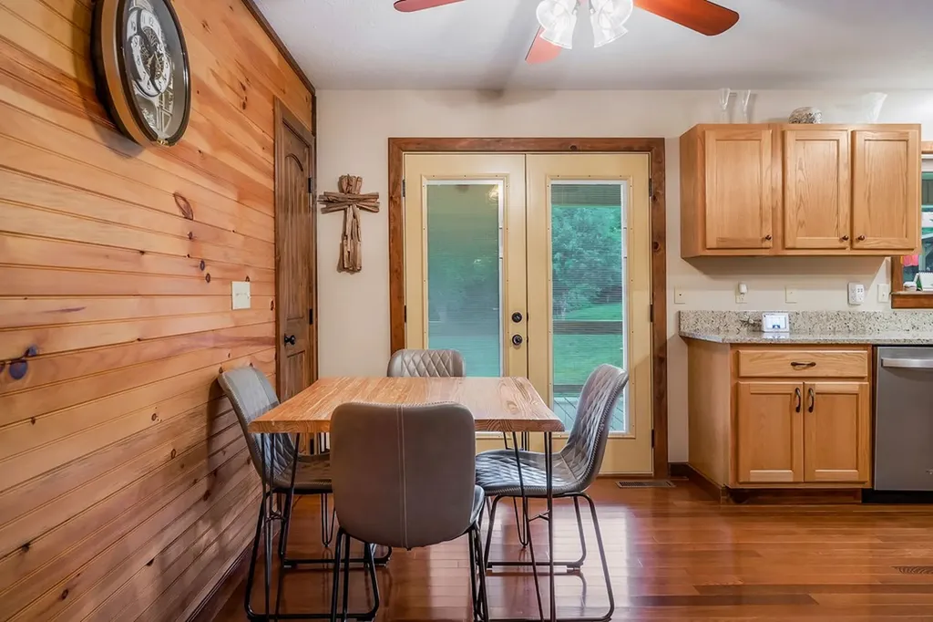 3121 Coon Hunter Lodge Road Jamestown TN 38556