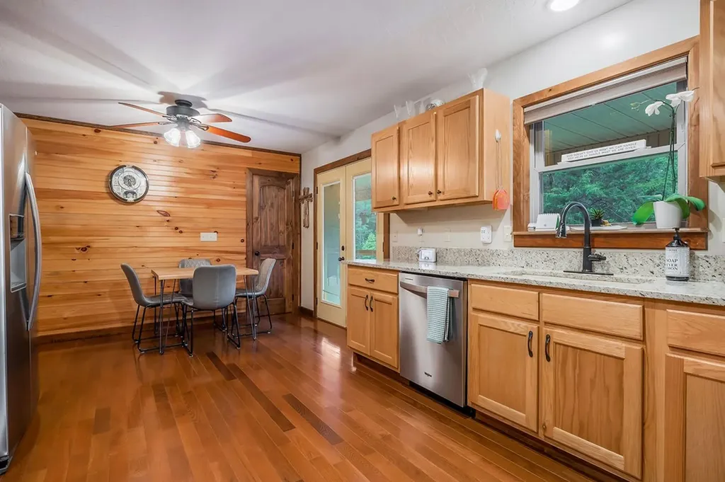 3121 Coon Hunter Lodge Road Jamestown TN 38556