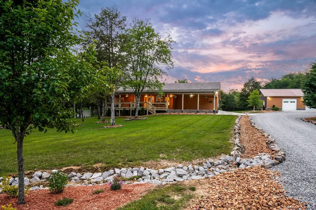 3121 Coon Hunter Lodge Road Jamestown TN 38556