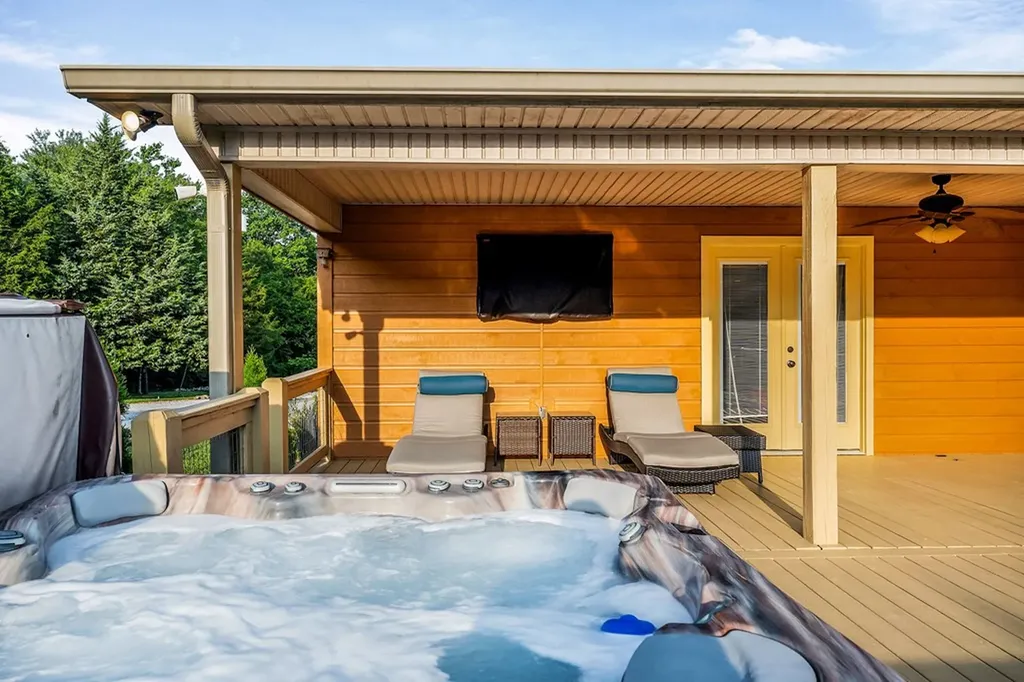 3121 Coon Hunter Lodge Road Jamestown TN 38556