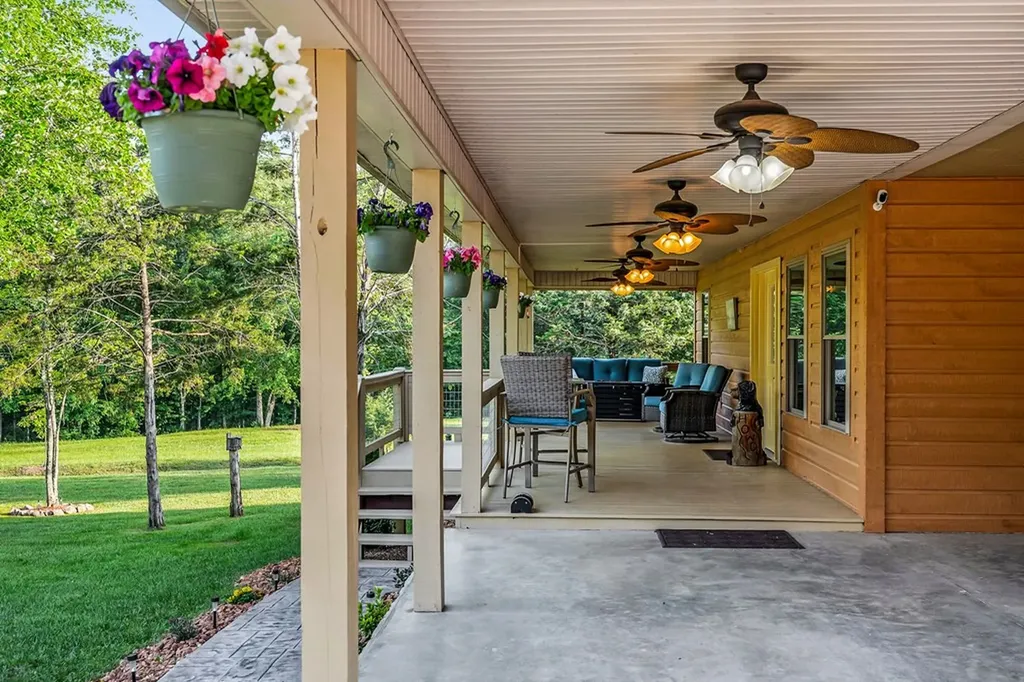 3121 Coon Hunter Lodge Road Jamestown TN 38556