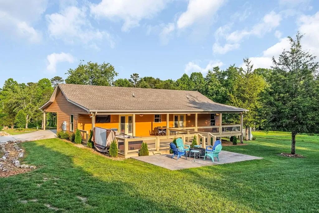 3121 Coon Hunter Lodge Road Jamestown TN 38556