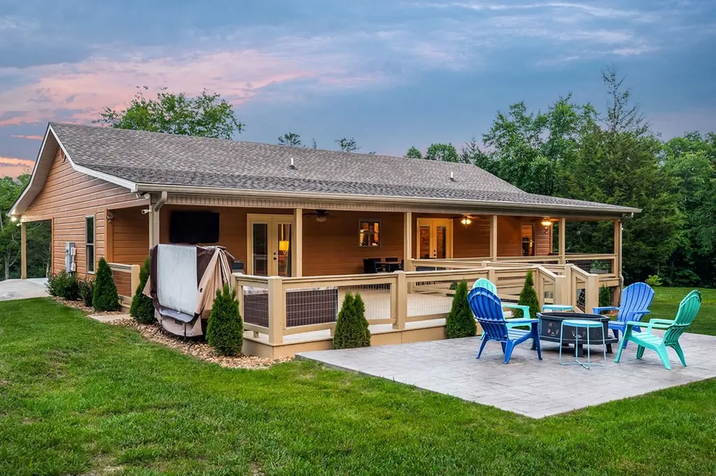 3121 Coon Hunter Lodge Road Jamestown TN 38556