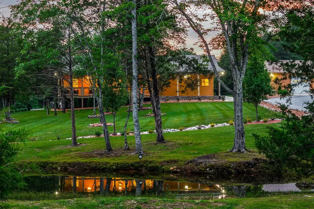 3121 Coon Hunter Lodge Road Jamestown TN 38556