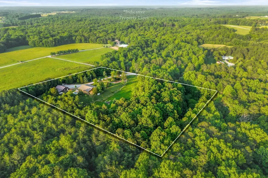 3121 Coon Hunter Lodge Road Jamestown TN 38556