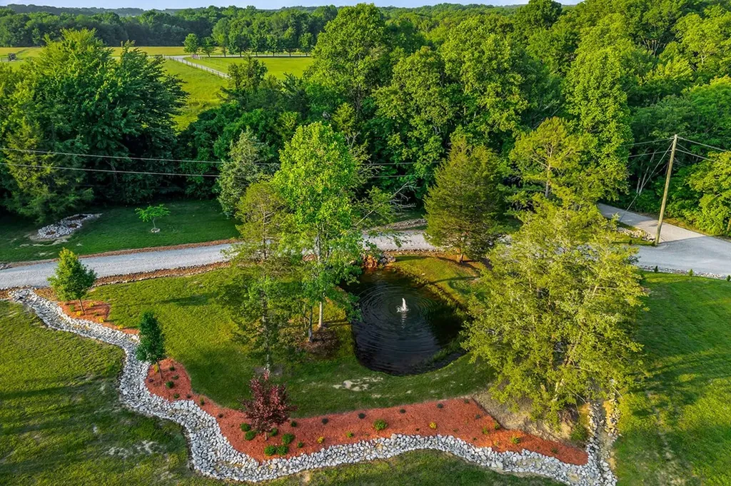 3121 Coon Hunter Lodge Road Jamestown TN 38556