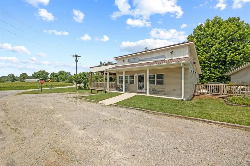 33 Lily Dale Road Allons TN 38541