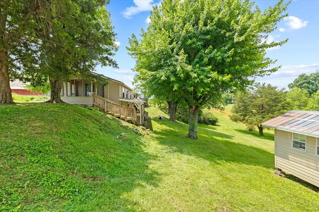 33 Lily Dale Road Allons TN 38541