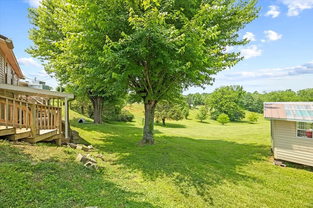 33 Lily Dale Road Allons TN 38541