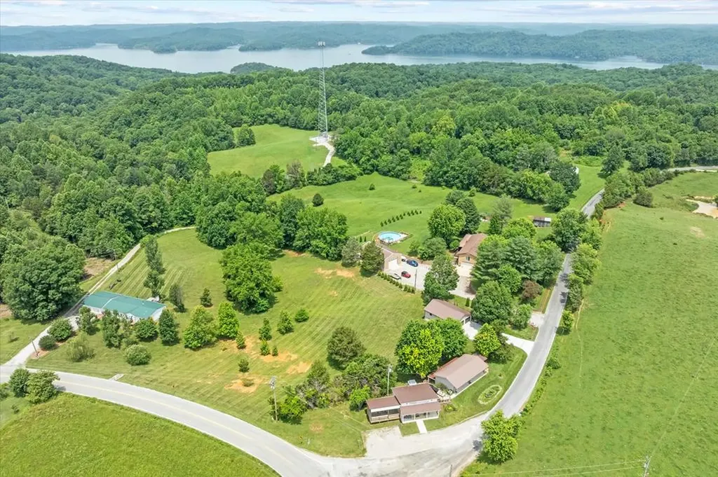 33 Lily Dale Road Allons TN 38541