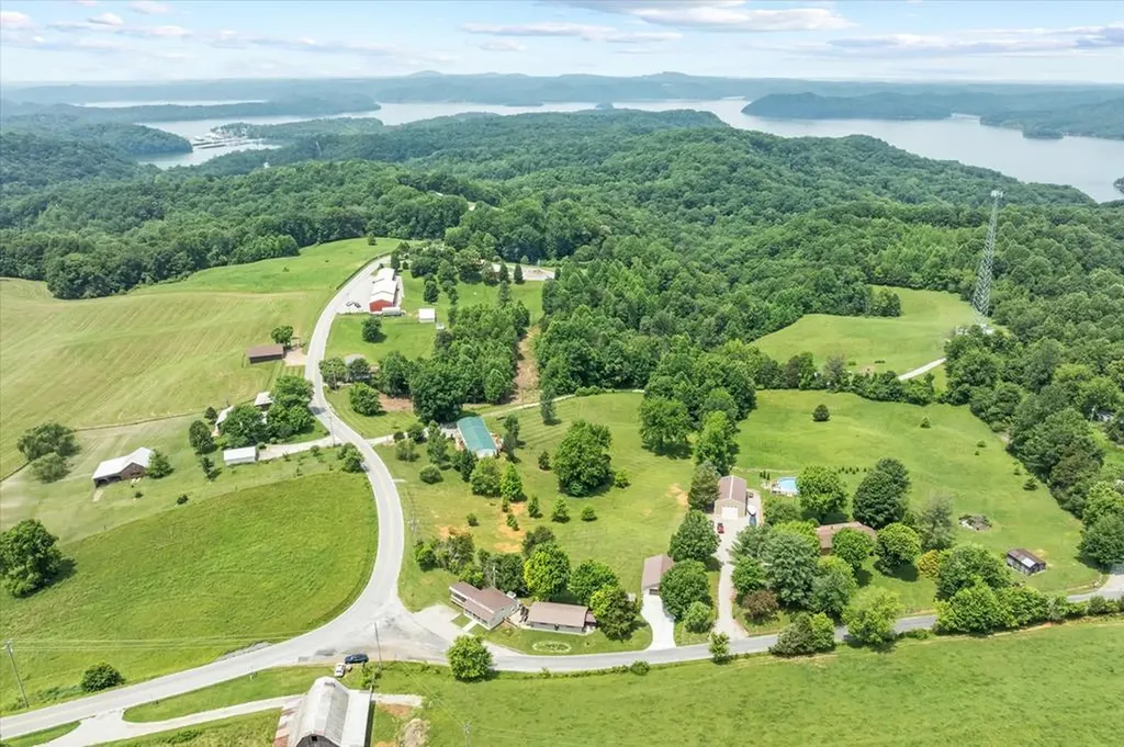 33 Lily Dale Road Allons TN 38541