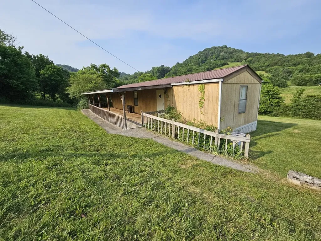 2744 Gladdice Highway Whitleyville TN 38588