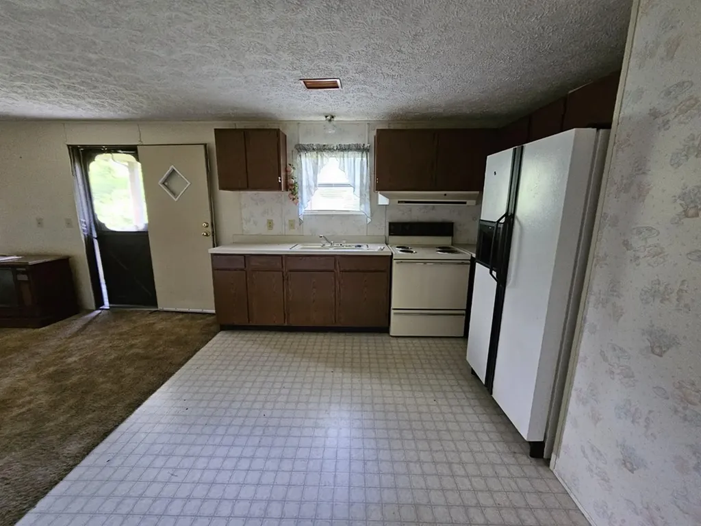 2744 Gladdice Highway Whitleyville TN 38588