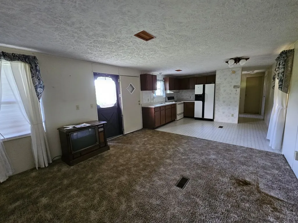 2744 Gladdice Highway Whitleyville TN 38588