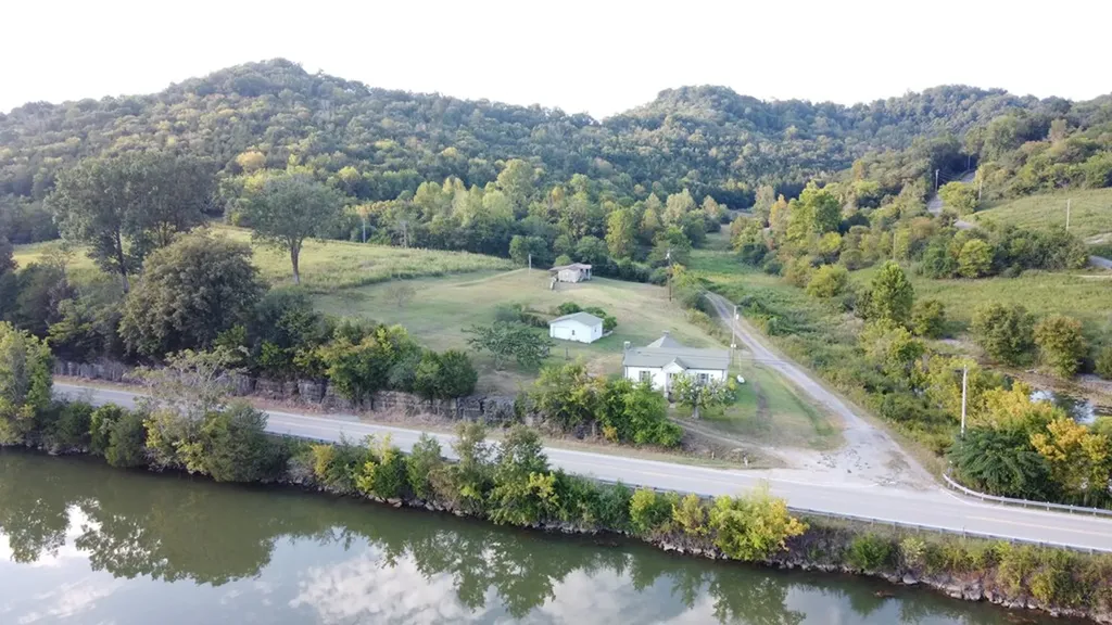 2744 Gladdice Highway Whitleyville TN 38588