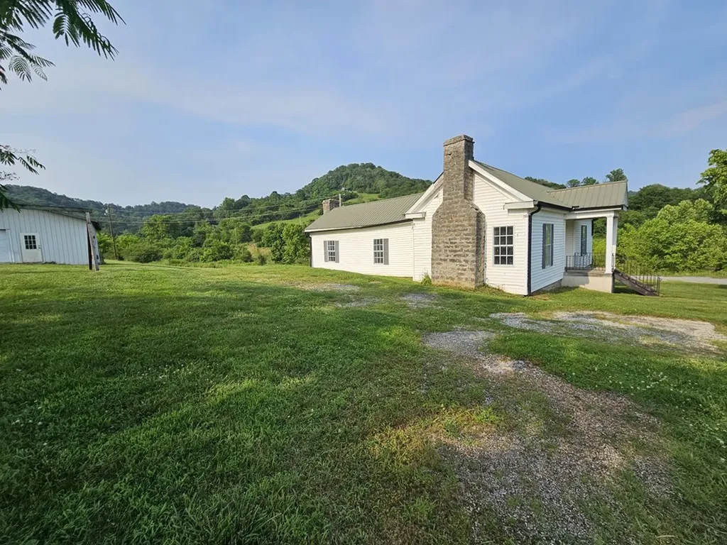 2740 Gladdice Highway Whitleyville TN 38588