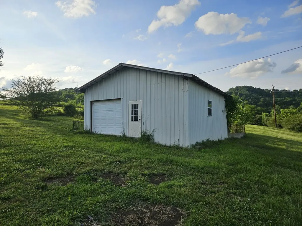 2740 Gladdice Highway Whitleyville TN 38588