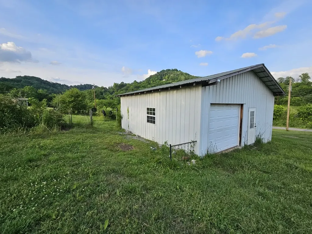 2740 Gladdice Highway Whitleyville TN 38588