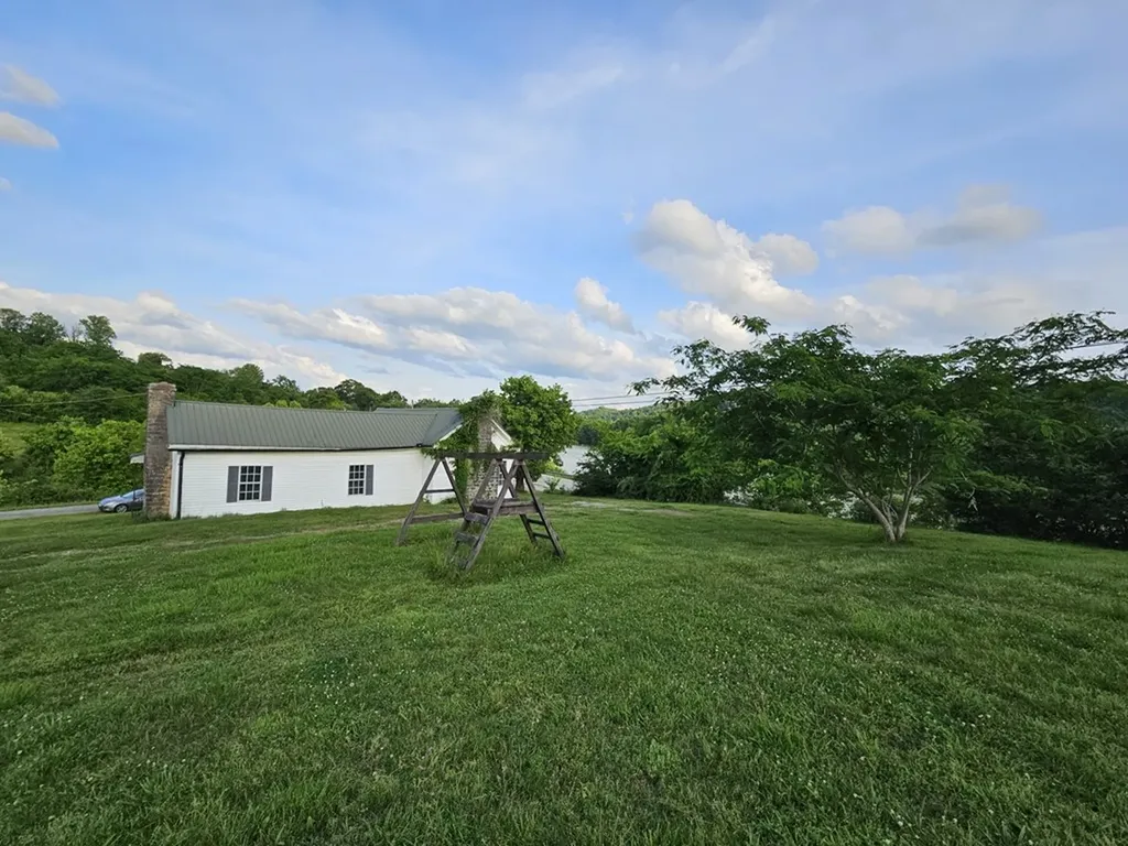 2740 Gladdice Highway Whitleyville TN 38588