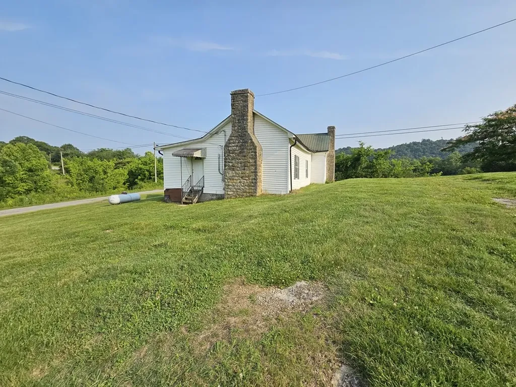 2740 Gladdice Highway Whitleyville TN 38588