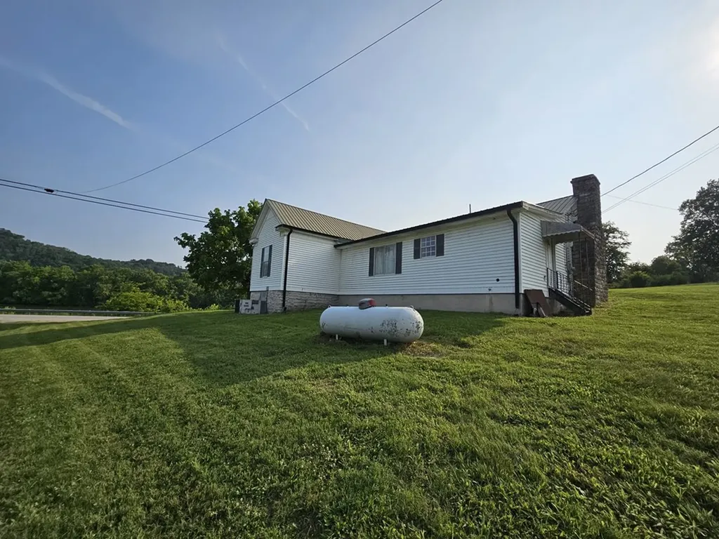 2740 Gladdice Highway Whitleyville TN 38588