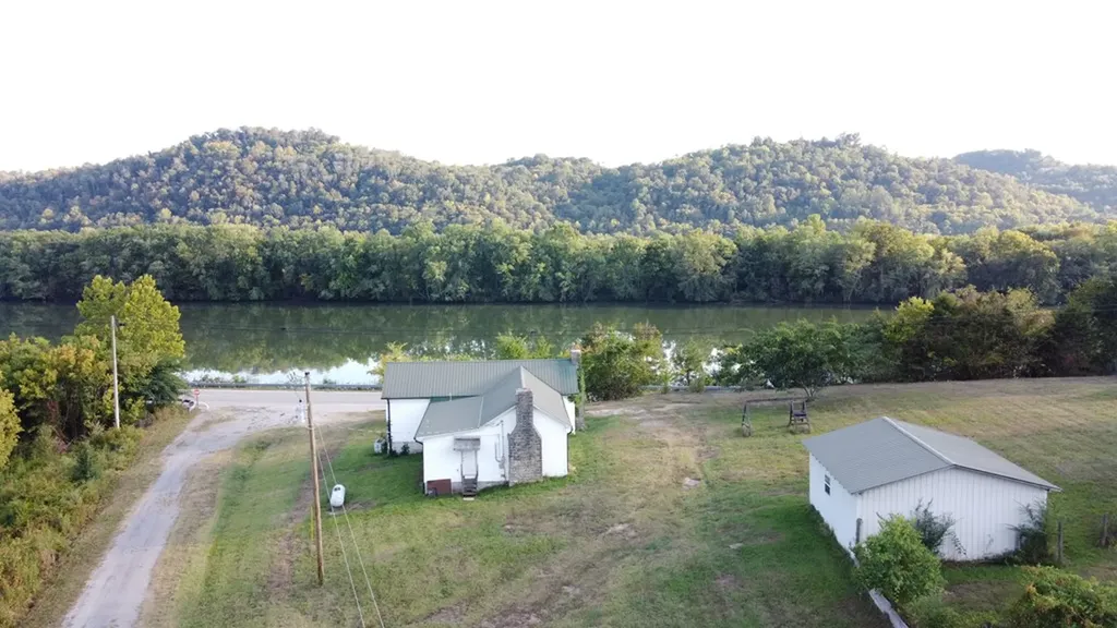 2740 Gladdice Highway Whitleyville TN 38588