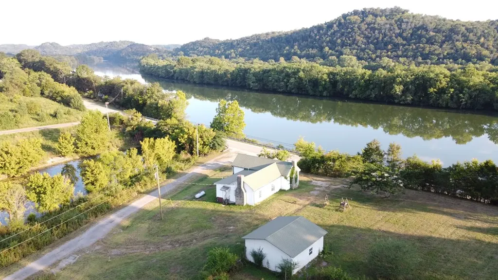 2740 Gladdice Highway Whitleyville TN 38588