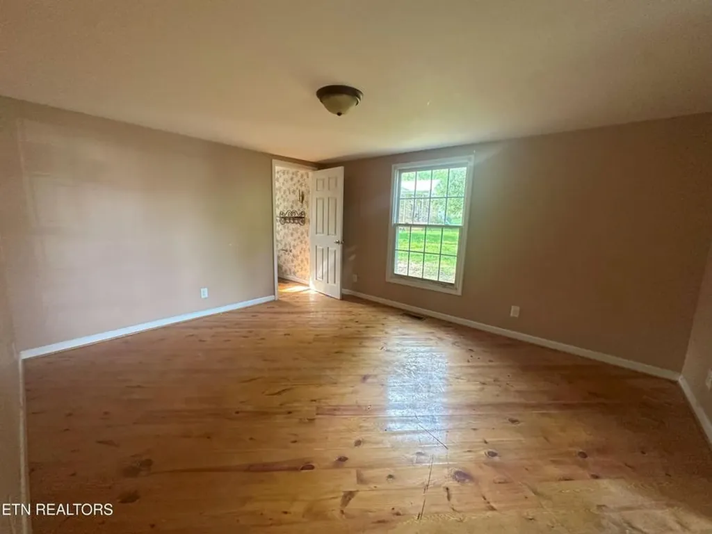 1028 Kennedy Road Jamestown TN 38556