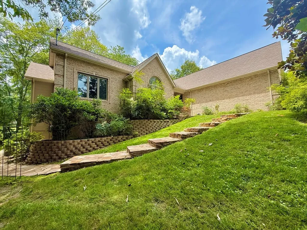 17 Kenwood Court Crossville TN 38558